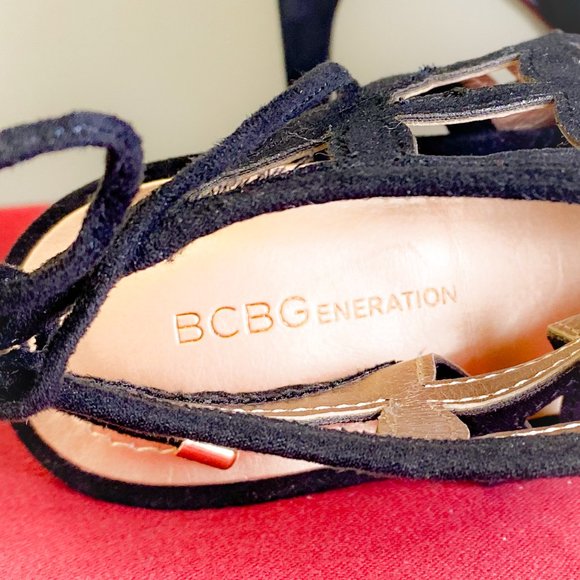 Sexy Black Eyelet Tie Back Stiletto Pump Heel BCBG Luxury Brand 7.5 - Picture 11 of 14